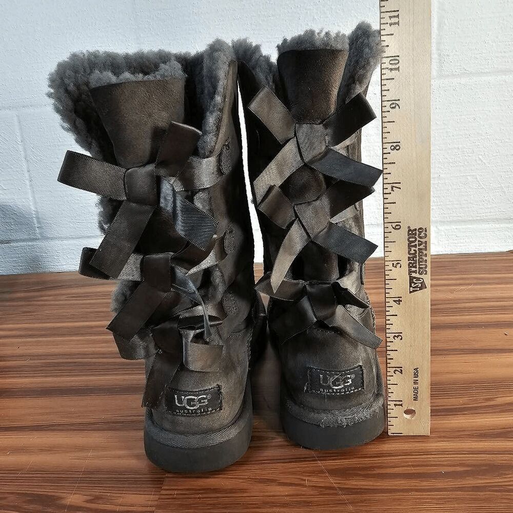 Ugg Girls' Bailey Bow Sheepskin Winter Calf‎ Boots gray Size 3 - Picture 6 of 10